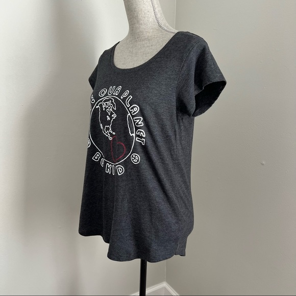 Lucky Brand Tee Love Our Planet Be Kind Tee Soft Graphic T-Shirt Top Grey Medium - Picture 6 of 15